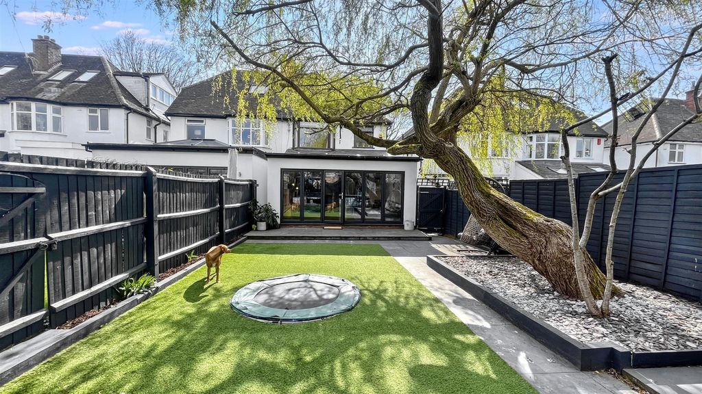 Property photo 1 of 30