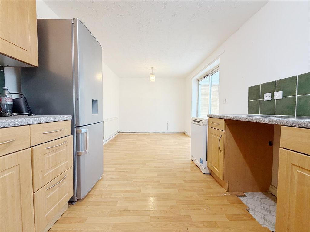 Property photo 3 of 18 Kitchen/Diner