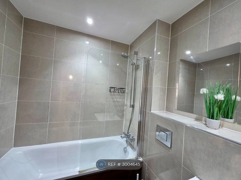 Property photo 3 of 32