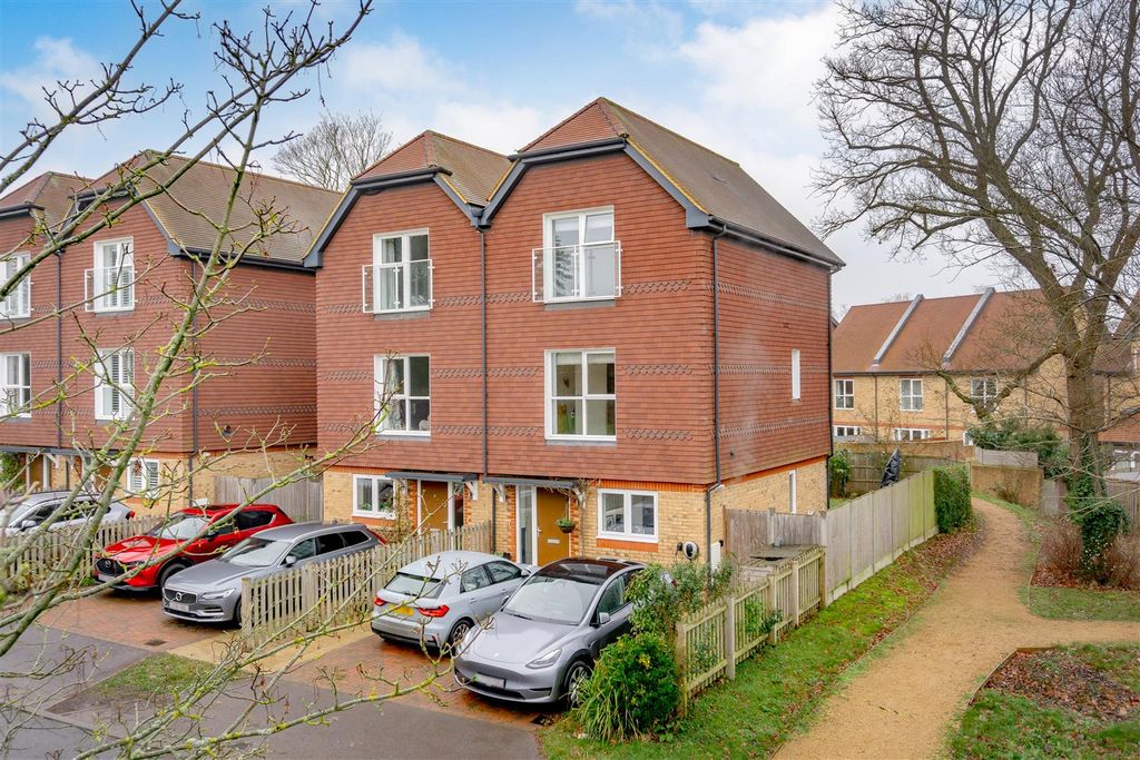 Property photo 1 of 26