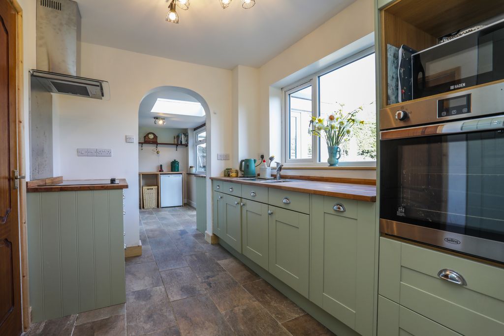 Property photo 2 of 14 Kitchen.Jpg
