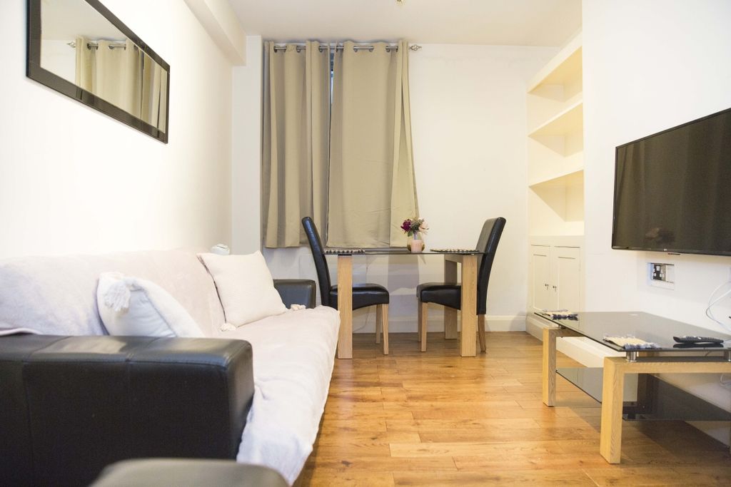 Property photo 2 of 7 Reception