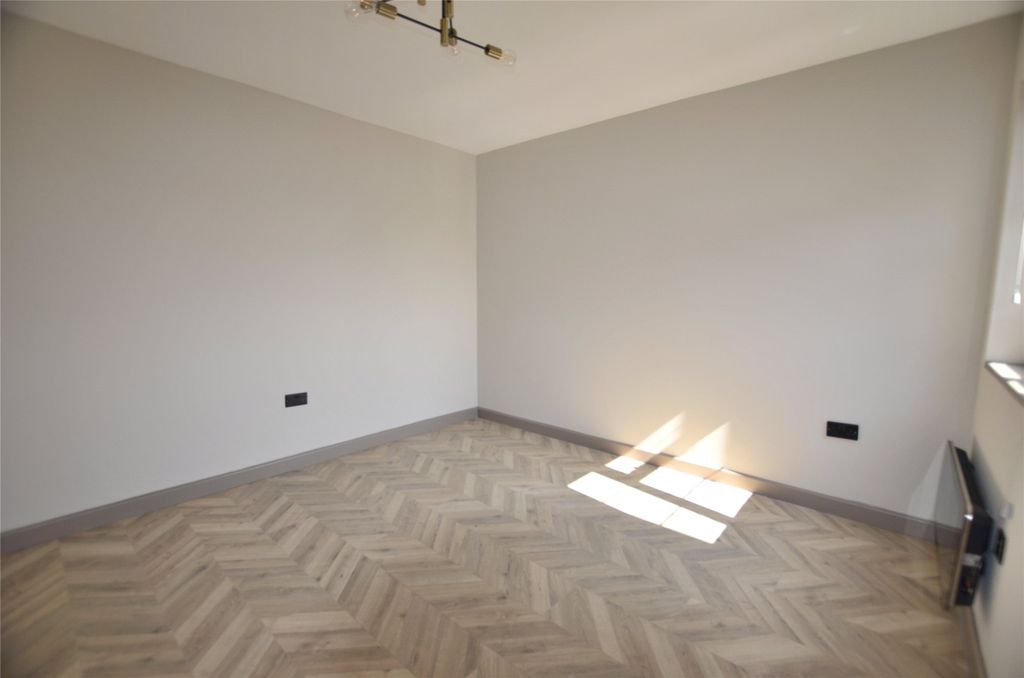 Property photo 3 of 10 Picture No. 08
