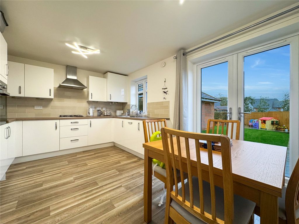 Property photo 3 of 21 Kitchen Diner