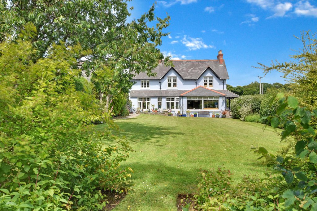 Property photo 2 of 33 Picture No. 09