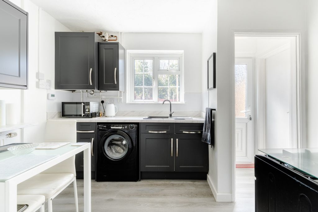 Property photo 3 of 16 A7402062-Hdr-6