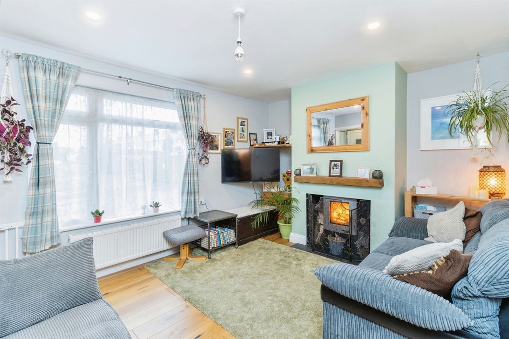 Property photo 3 of 15