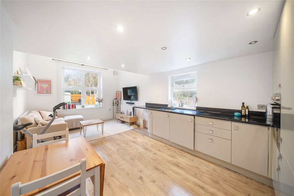 Property photo 2 of 10 Picture No. 05