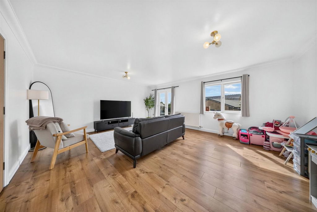 Property photo 2 of 50