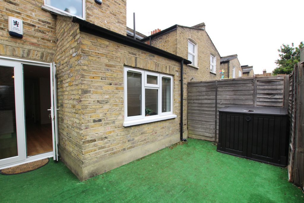 Property photo 3 of 7