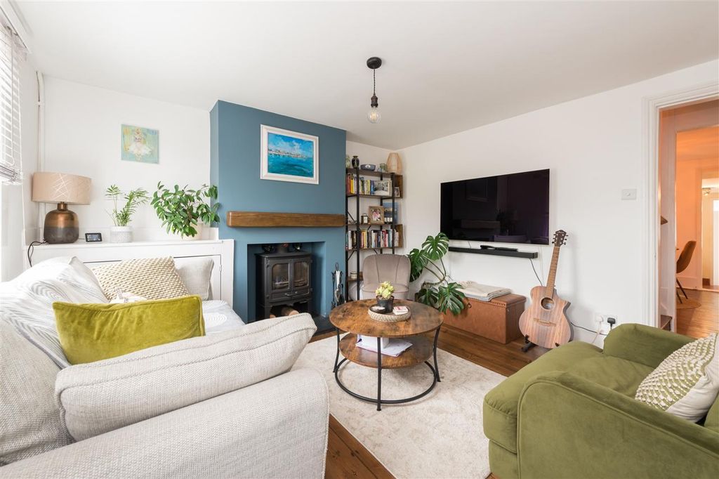 Property photo 2 of 18