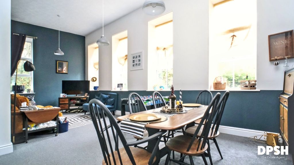 Property photo 2 of 20