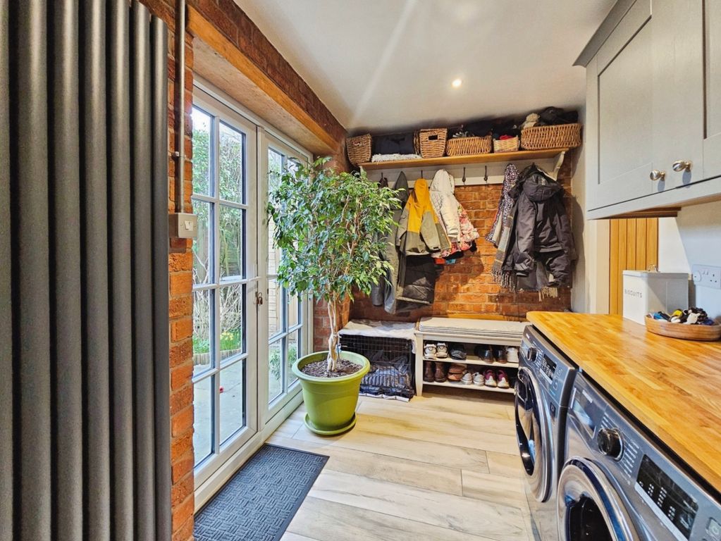 Property photo 3 of 65 Pbox-Img.Jpg