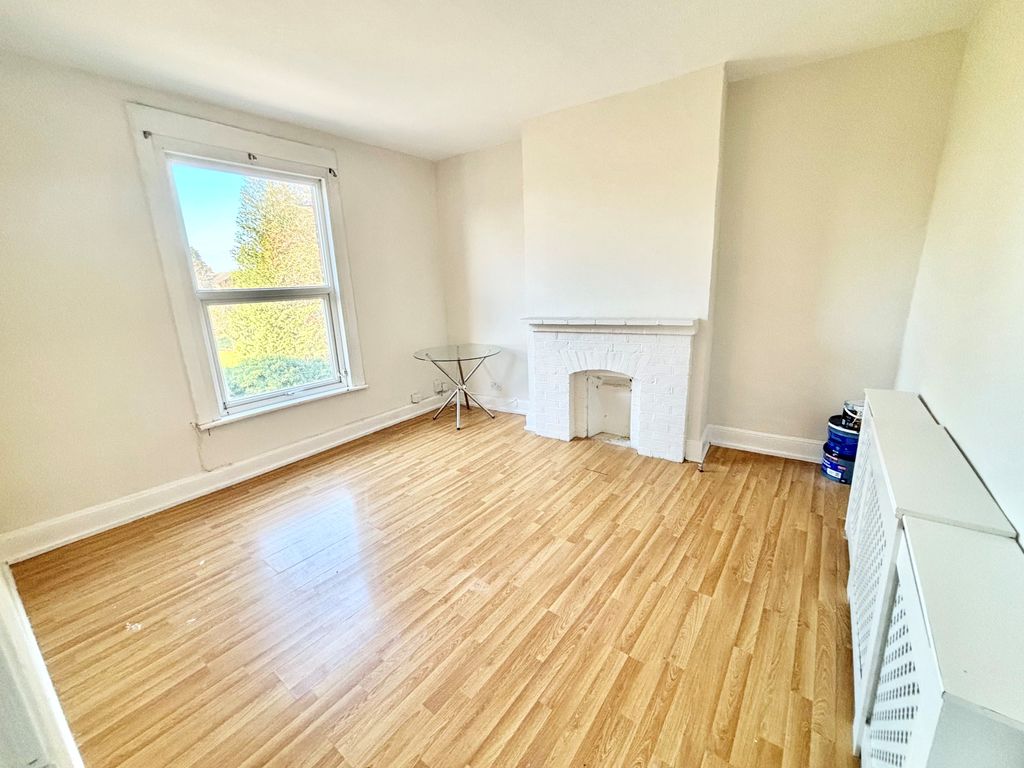 Property photo 2 of 7 Image