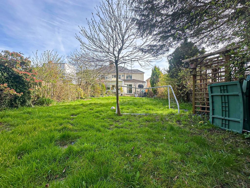 Property photo 3 of 20 Photo 4