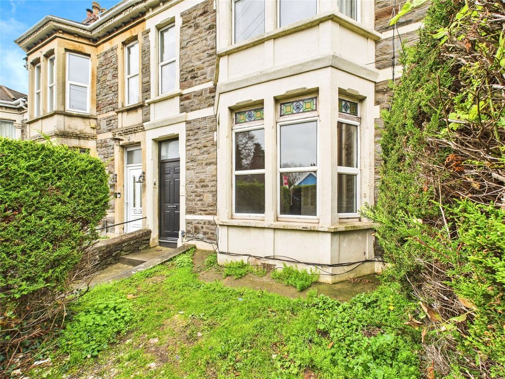 Property photo 1 of 22 Picture No. 05