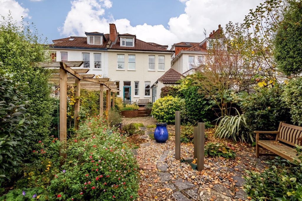 Property photo 2 of 15 Garden