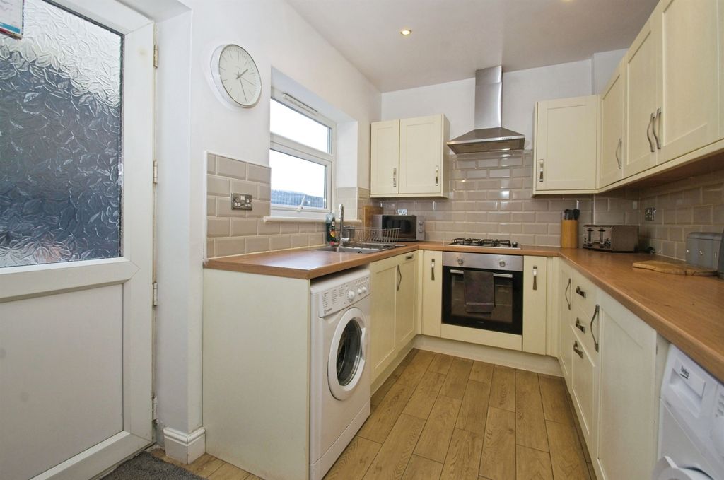 Property photo 3 of 17