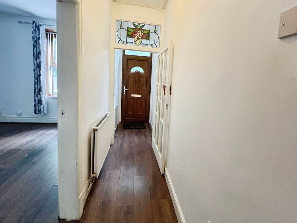 Property photo 2 of 17 Hallway