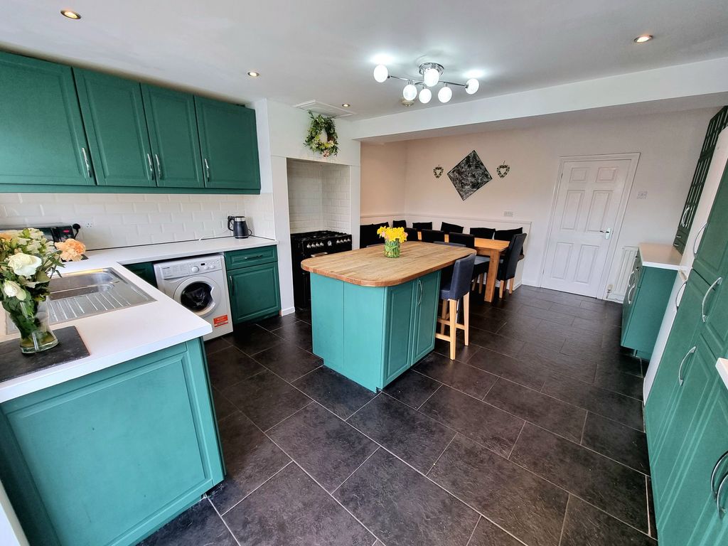 Property photo 3 of 27 Kitchen/Family Room