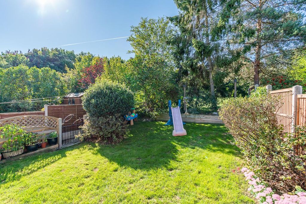 Property photo 3 of 28