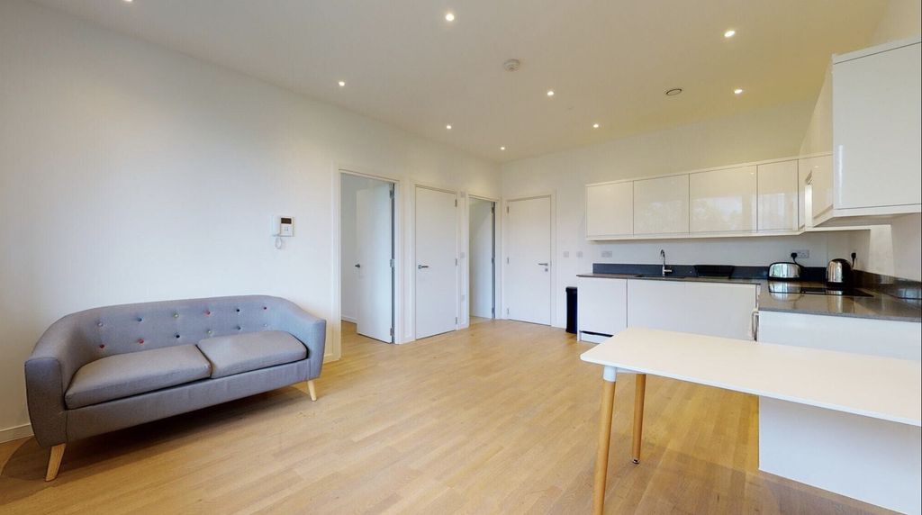 Property photo 2 of 8 Photo 2