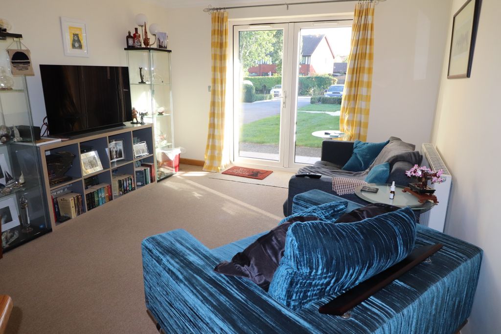 Property photo 2 of 8 Living Room