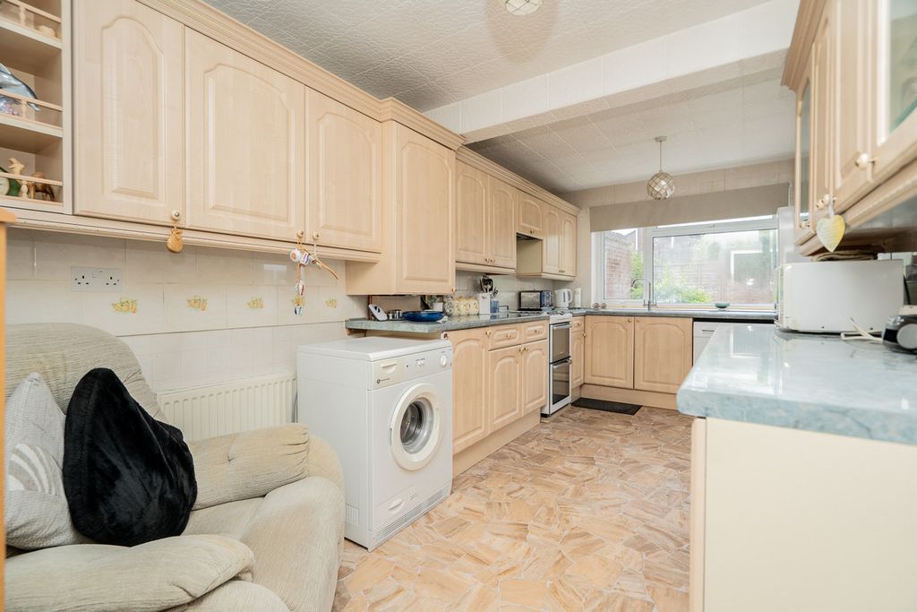 Property photo 2 of 16
