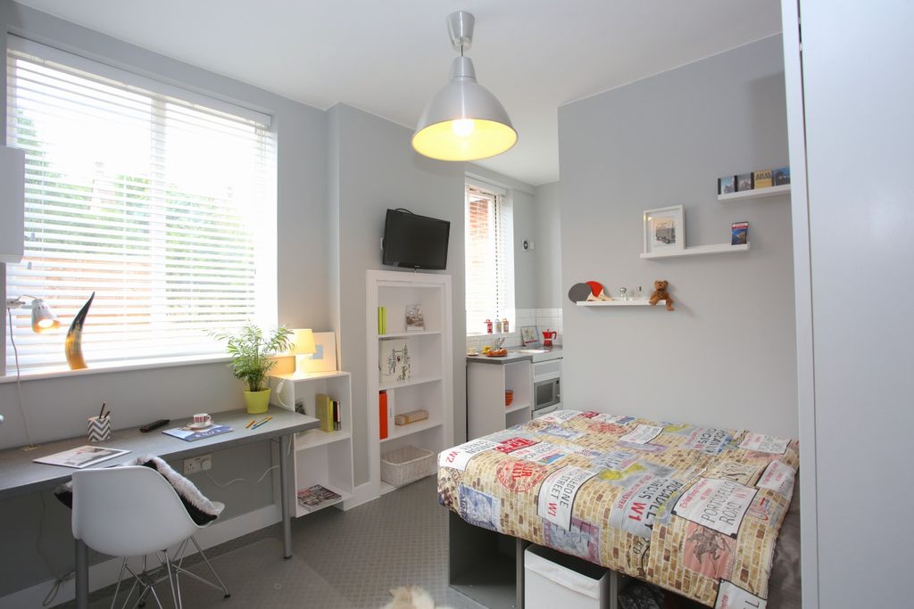 Property photo 1 of 8 4095930