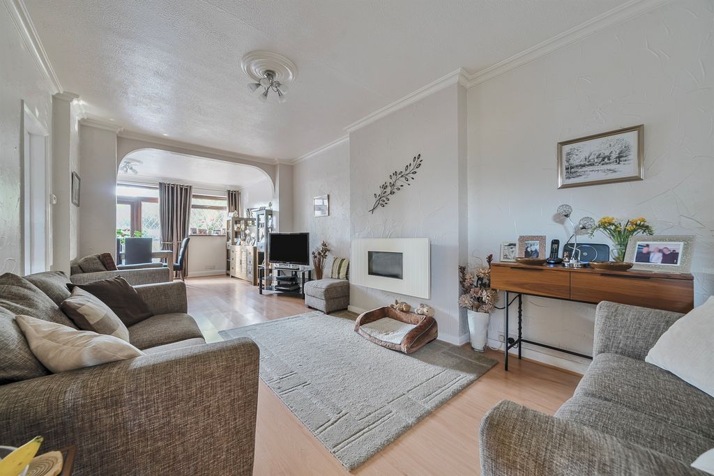 Property photo 2 of 12
