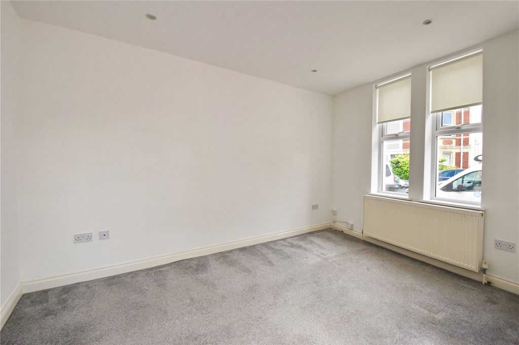 Property photo 3 of 11 Picture No. 12