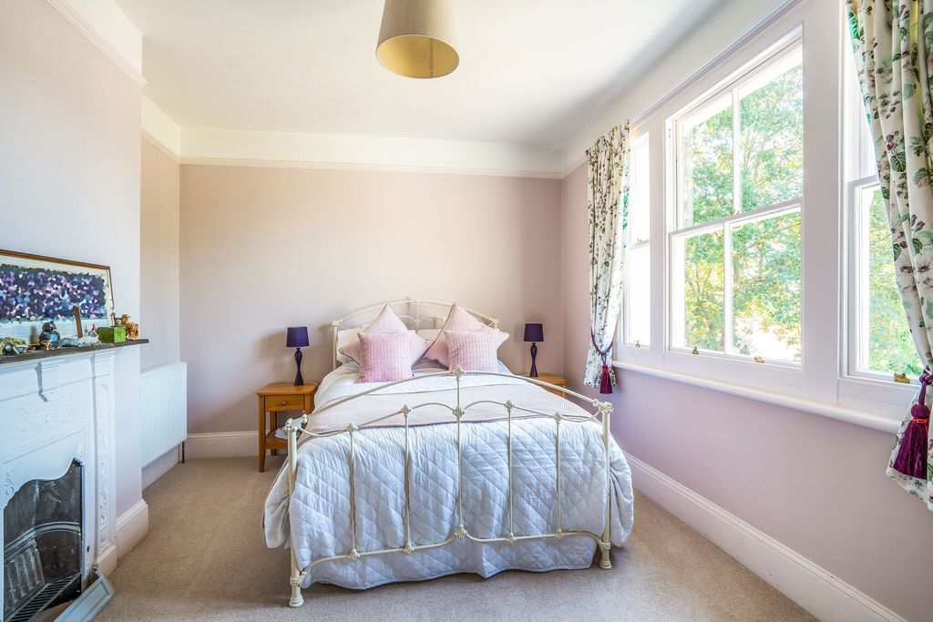 Additional image 20 of 6 bed detached house for saleChurch Avenue, Farnborough GU14