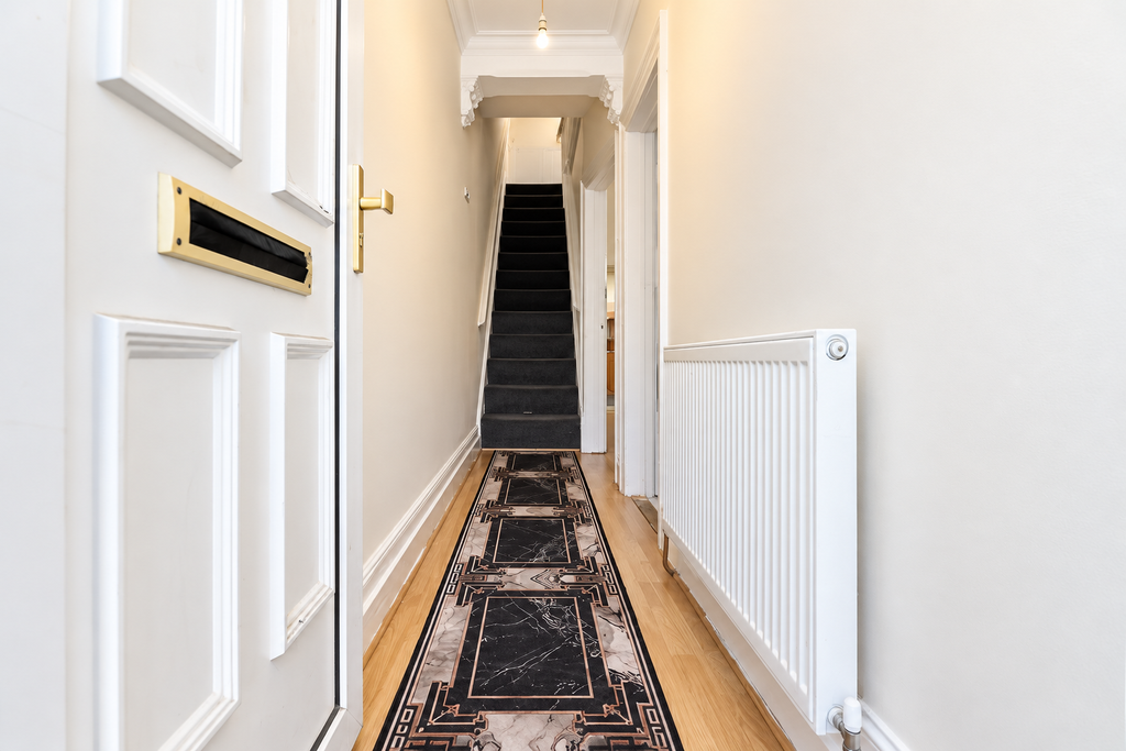 Property photo 2 of 14 Hallway