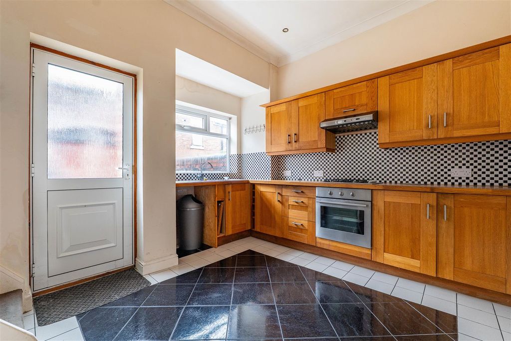 Property photo 3 of 11 Kitchen/Dining Room