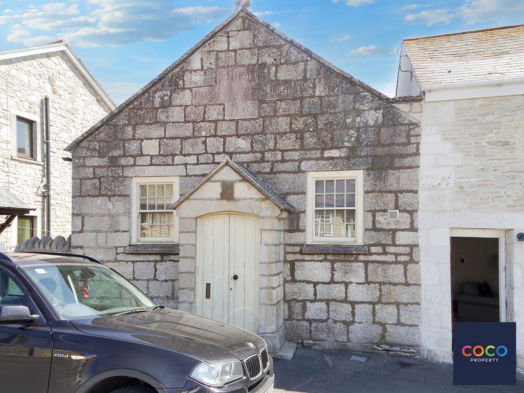 Property photo 1 of 7 Front