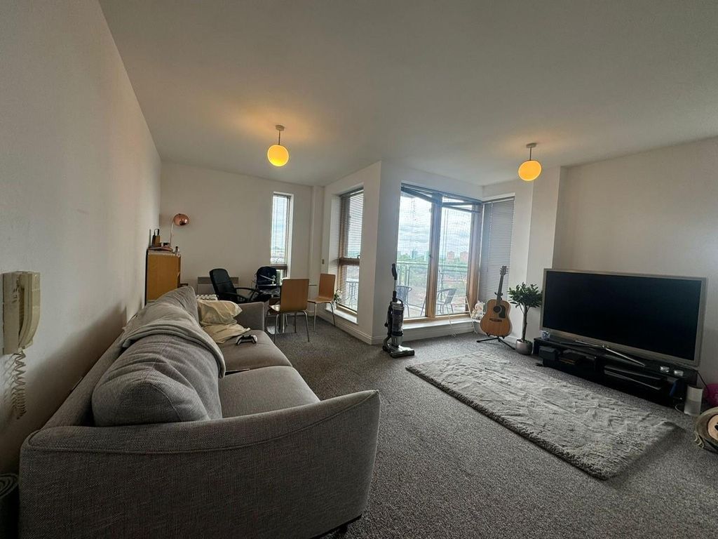 Property photo 2 of 12