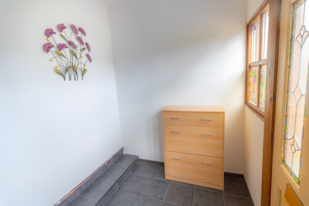 Property photo 2 of 36
