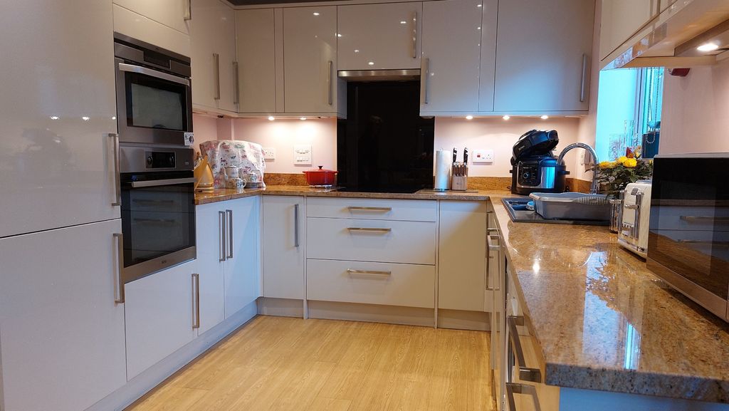 Property photo 2 of 15 4982814