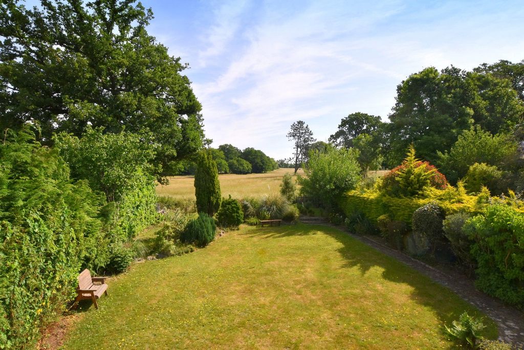 Property photo 3 of 16 Garden &amp; View