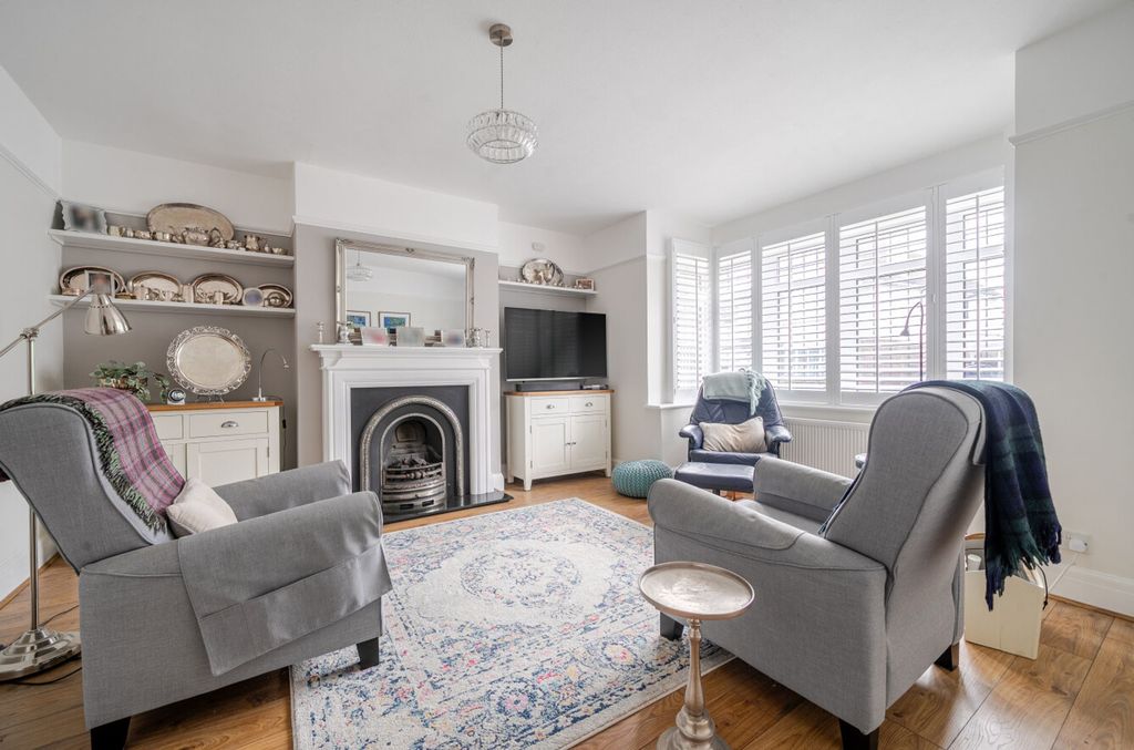 Property photo 2 of 20