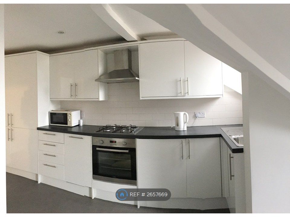 Property photo 1 of 9 Kitchen