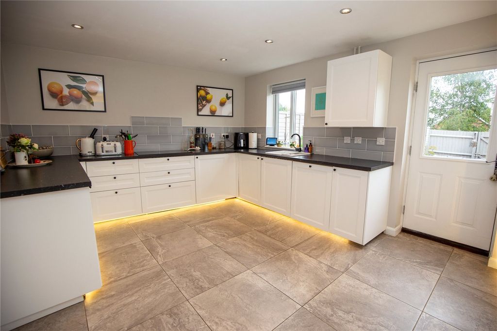 Property photo 2 of 13 Photo 1