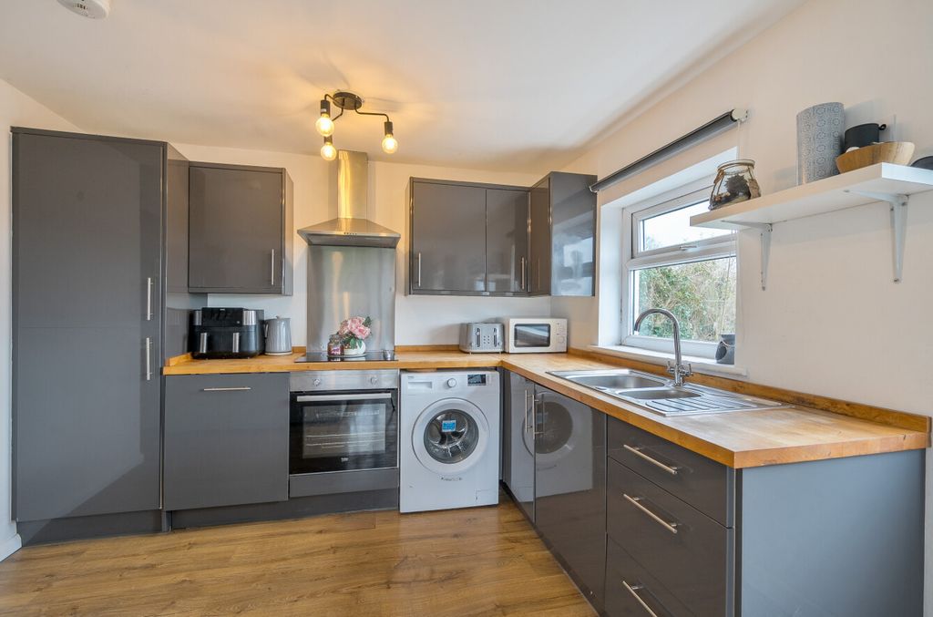 Property photo 3 of 19 1431209-5-69B98Ad...