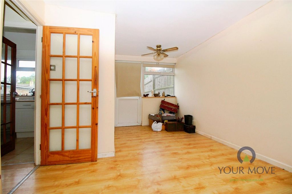 Property photo 2 of 12 Picture No. 11