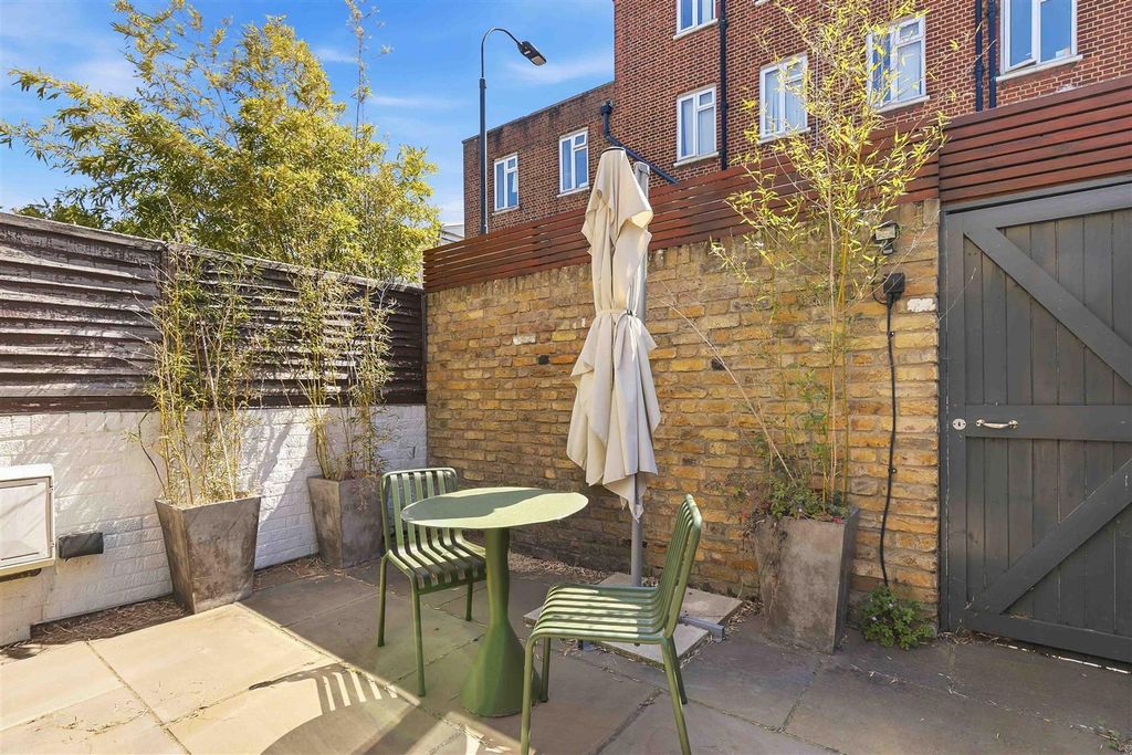 Property photo 3 of 15