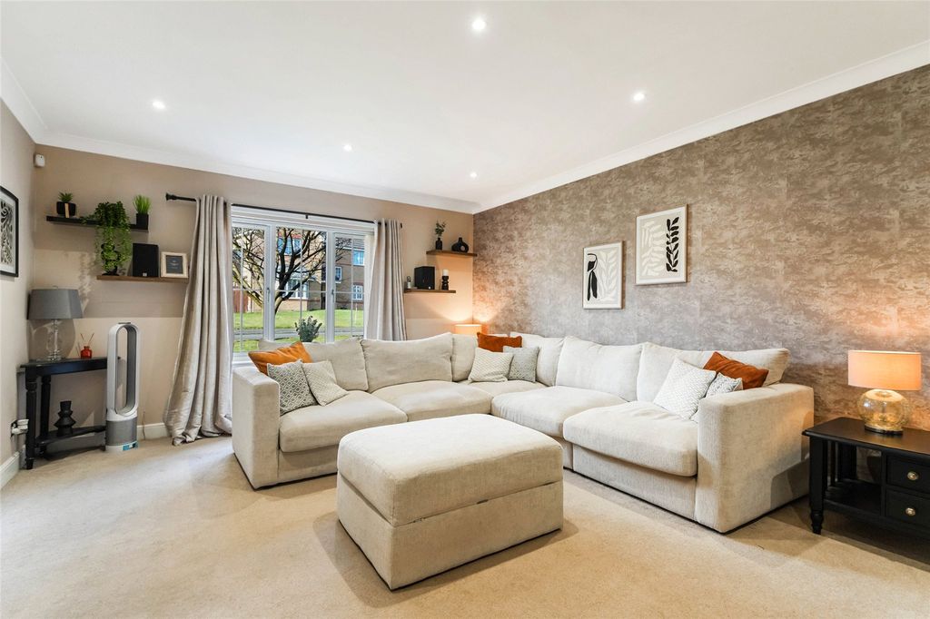 Property photo 2 of 32 Picture No. 55