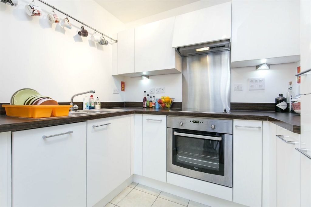 Property photo 2 of 10 Kitchen