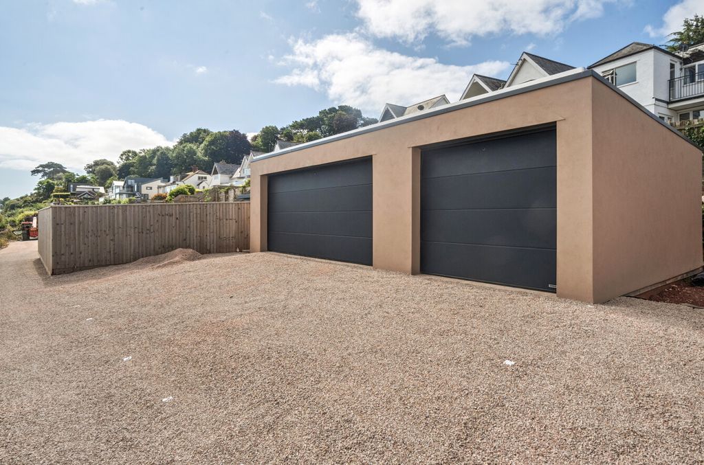 Property photo 3 of 6 1320094-19-686E64...