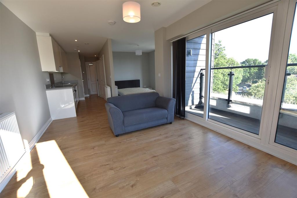 Property photo 2 of 11