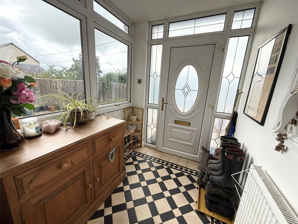 Property photo 2 of 32 Picture No. 27